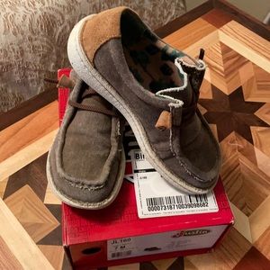 Justin taupe canvas 7